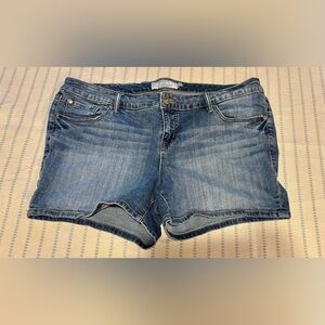 ⭐️Torrid We Swear by the Fit Denim Shorts Size 18⭐️